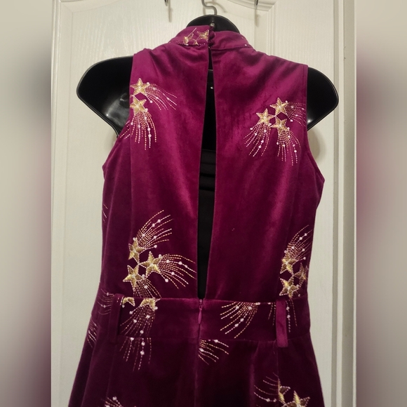 Nasty Gal Purple Velvet Jumpsuit with Gold Floral Design Size 6 EUC - Picture 5 of 10